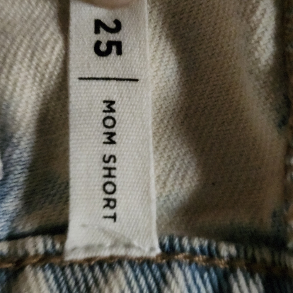 Pacsun Mom Distressed Denim  Shorts Size 25 - Picture 8 of 14